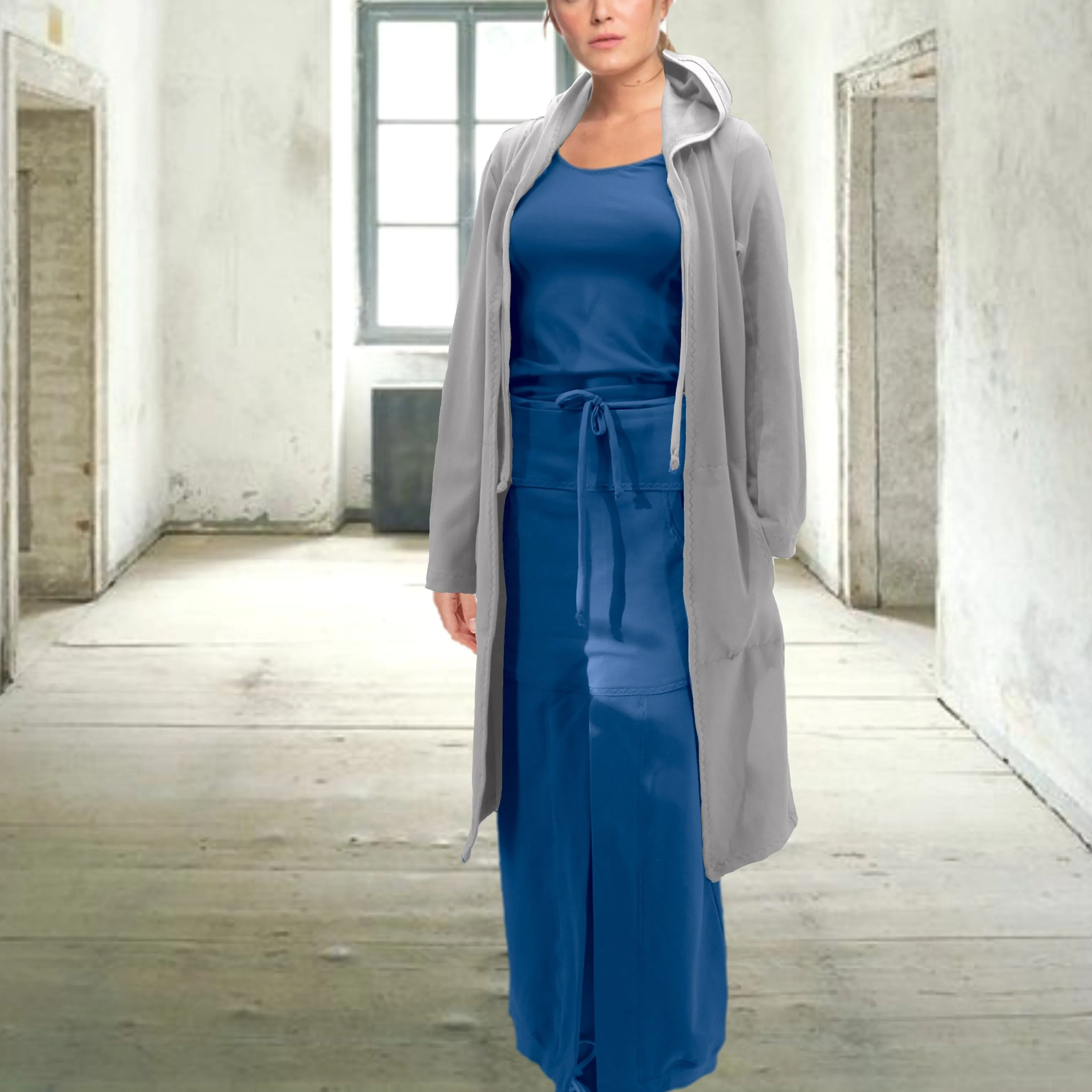 Hooded sweater vest gemaakt van soft sweat bio katoen/ Hooded cardigan made of soft brushed organic cotton