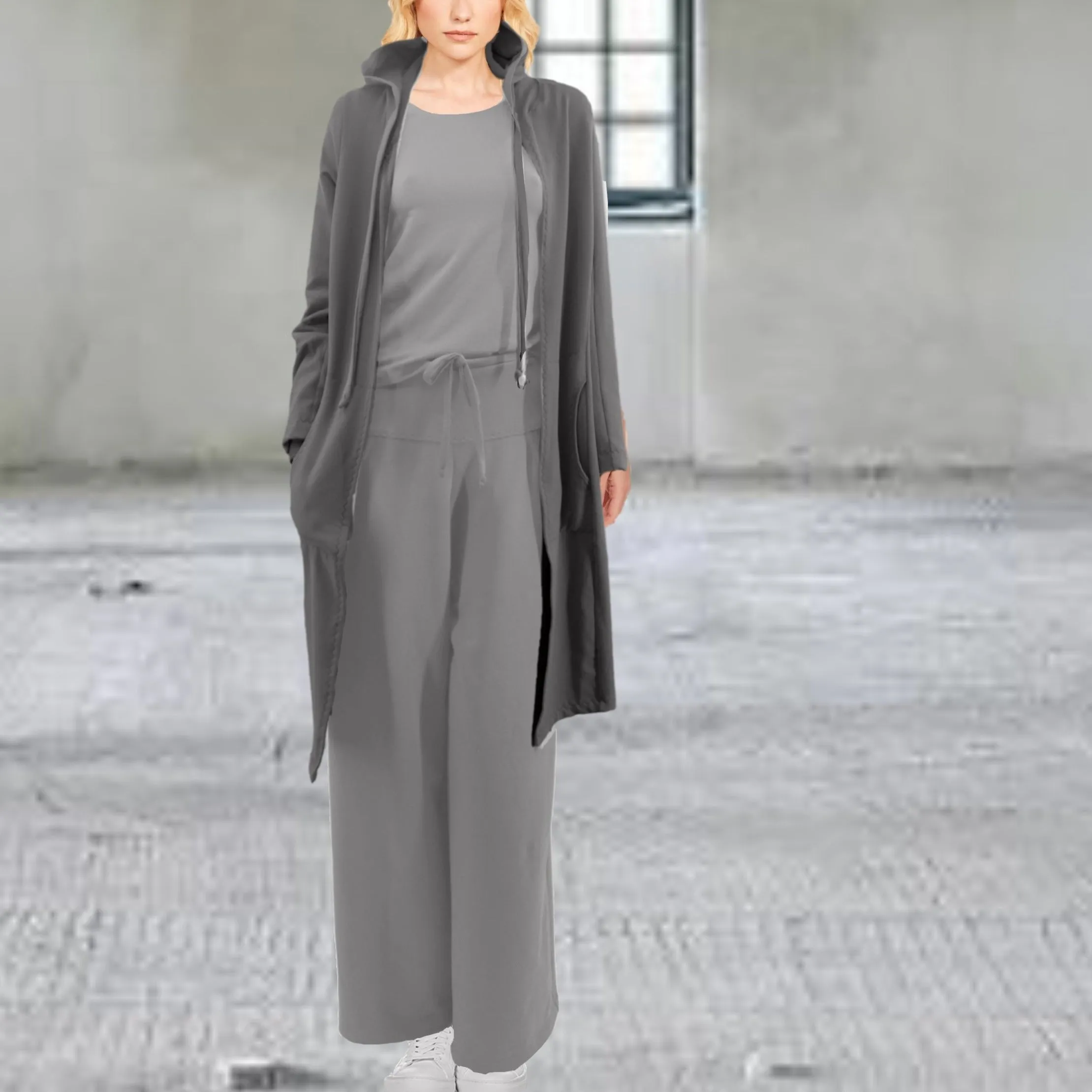 Hooded sweater vest gemaakt van soft sweat bio katoen/ Hooded cardigan made of soft brushed organic cotton